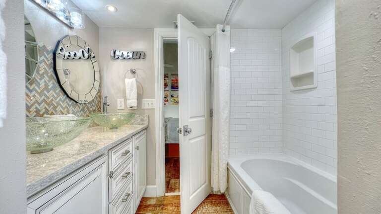 Jeff and Gina Properties - Pipers Run 8 (PR8) - Indian Shores - 3 Bedroom - 3 Bathroom - Gulf Front - Waterfront - Beach Front Jeff and Gina Properties - Pipers Run 8 (PR8) - Indian Shores - 3 Bedroom - 3 Bathroom - Gulf Front - Waterfront - Beach Front