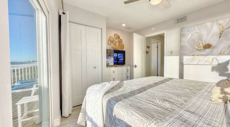 3 Bedroom/ 3 Bath Vacation Rental in Treasure Island Florida by Jeff and Gina Properties 3 Bedroom/ 3 Bath Vacation Rental in Treasure Island Florida by Jeff and Gina Properties