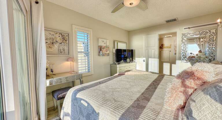 3 Bedroom/ 3 Bath Vacation Rental in Treasure Island Florida by Jeff and Gina Properties 3 Bedroom/ 3 Bath Vacation Rental in Treasure Island Florida by Jeff and Gina Properties