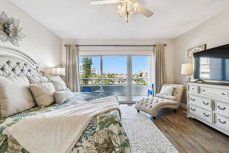 Jeff and Gina Properties - Sun West Palms 202 (SWP202) - Clearwater Beach - 3 Bedroom - 3 Bathroom - Bay Front - Waterfront Jeff and Gina Properties - Sun West Palms 202 (SWP202) - Clearwater Beach - 3 Bedroom - 3 Bathroom - Bay Front - Waterfront