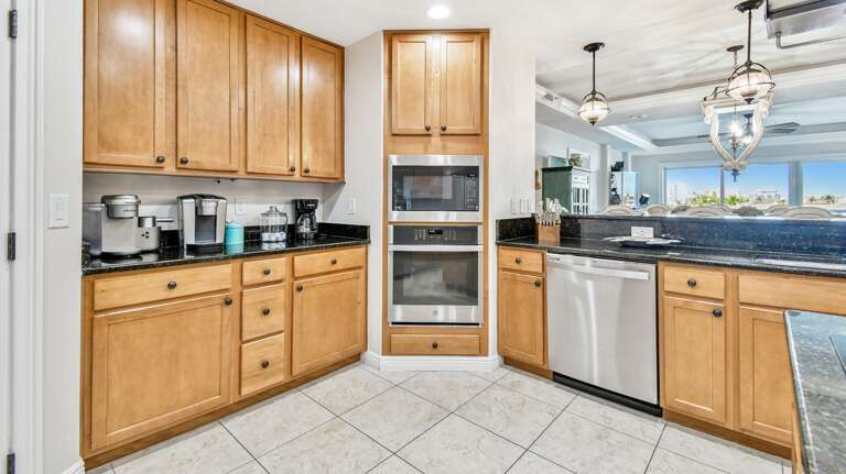 Jeff and Gina Properties - Sun West Palms 202 (SWP202) - Clearwater Beach - 3 Bedroom - 3 Bathroom - Bay Front - Waterfront Jeff and Gina Properties - Sun West Palms 202 (SWP202) - Clearwater Beach - 3 Bedroom - 3 Bathroom - Bay Front - Waterfront