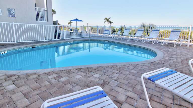 Jeff and Gina Properties - Belleair Beach Club 215 (BBC215) - Belleair Beach - 1 Bedroom - 1 Bathroom - Gulf Waterfront - Beach Front