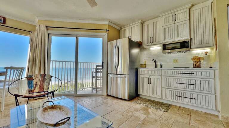 Jeff and Gina Properties - Belleair Beach Club 215 (BBC215) - Belleair Beach - 1 Bedroom - 1 Bathroom - Gulf Waterfront - Beach Front Jeff and Gina Properties - Belleair Beach Club 215 (BBC215) - Belleair Beach - 1 Bedroom - 1 Bathroom - Gulf Waterfront - Beach Front