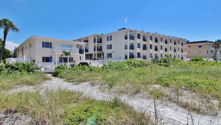Jeff and Gina Properties - Belleair Beach Club 215 (BBC215) - Belleair Beach - 1 Bedroom - 1 Bathroom - Gulf Waterfront - Beach Front