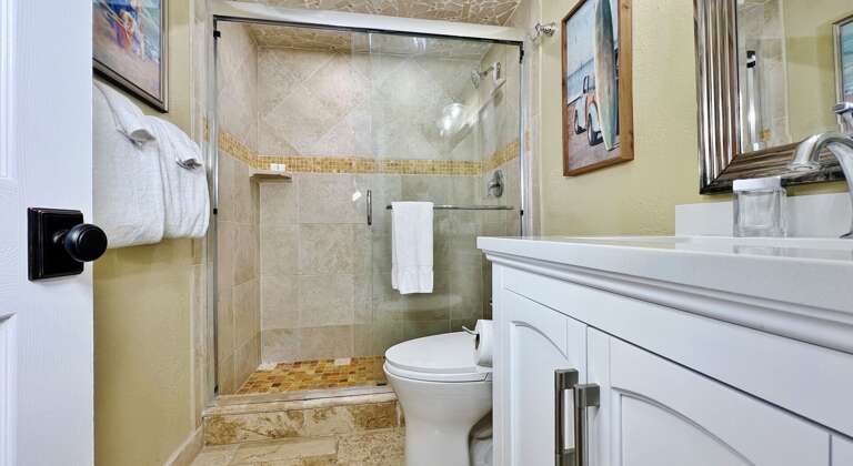 Jeff and Gina Properties - Belleair Beach Club 215 (BBC215) - Belleair Beach - 1 Bedroom - 1 Bathroom - Gulf Waterfront - Beach Front