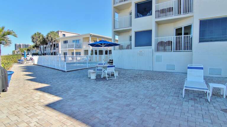 Jeff and Gina Properties - Belleair Beach Club 215 (BBC215) - Belleair Beach - 1 Bedroom - 1 Bathroom - Gulf Waterfront - Beach Front