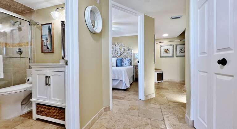 Jeff and Gina Properties - Belleair Beach Club 215 (BBC215) - Belleair Beach - 1 Bedroom - 1 Bathroom - Gulf Waterfront - Beach Front