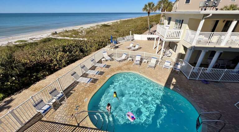 Jeff and Gina Properties - Belleair Beach Club 215 (BBC215) - Belleair Beach - 1 Bedroom - 1 Bathroom - Gulf Waterfront - Beach Front