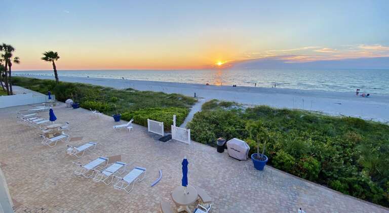 Jeff and Gina Properties - Belleair Beach Club 215 (BBC215) - Belleair Beach - 1 Bedroom - 1 Bathroom - Gulf Waterfront - Beach Front Jeff and Gina Properties - Belleair Beach Club 215 (BBC215) - Belleair Beach - 1 Bedroom - 1 Bathroom - Gulf Waterfront - Beach Front