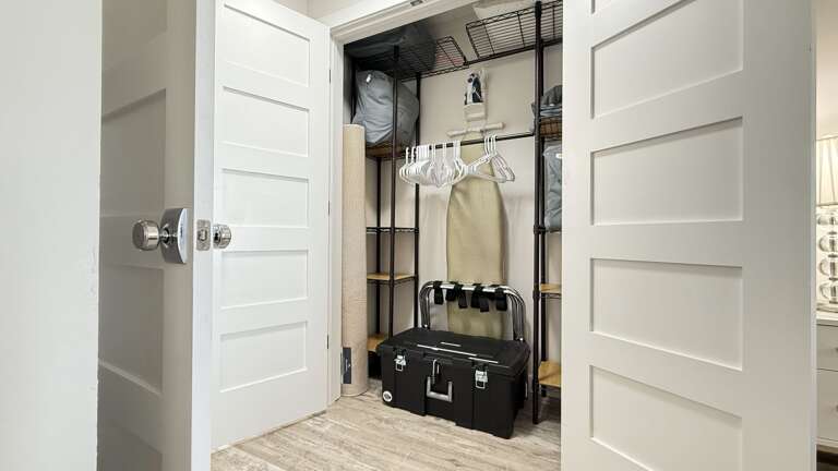 Ocean Trillium 303 (OT303) - New Smyrna Beach - King Bed Memory Foam 14 inch Mattress - USB chargers - Dedicated Remote Space - Computer Monitor - Large Smart TV with Roku