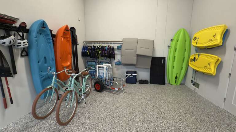 Seaview Sensation Stuff in the Garage for Guest Use
•	2 Adult Priority Bike Beach Cruisers, Belt Seaview Sensation Stuff in the Garage for Guest Use
•	2 Adult Priority Bike Beach Cruisers, Belt