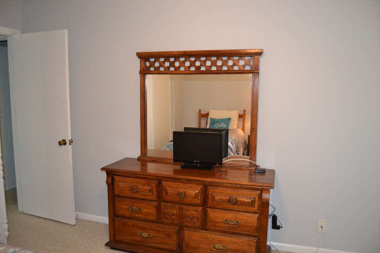 149LaviLn-bedroom 2 v2