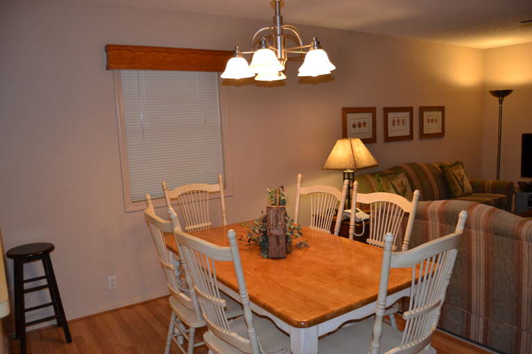 7RomeLn-Dining area v1