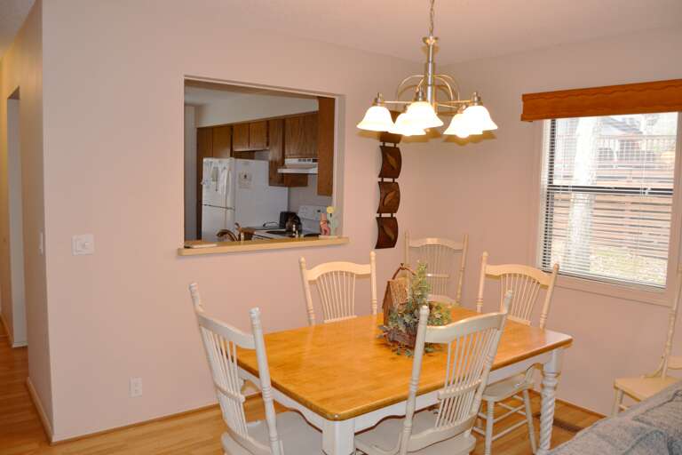 7RomeLn-Dining area v2