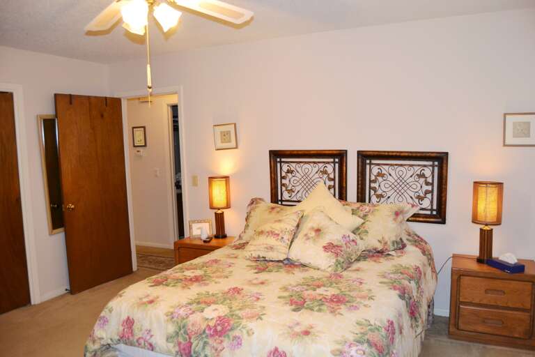 90SantWy-Bedroom (2)