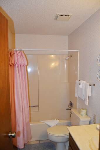 23TomiLn-Bathroom 2 (3)