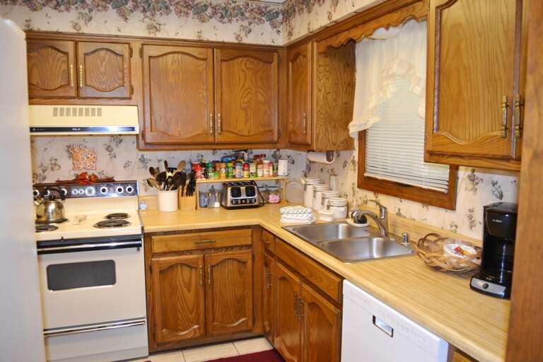 23TomiLn-Kitchen (2)