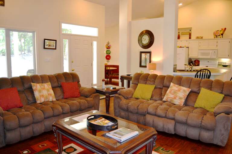 9SalvLn-Living Area (4)