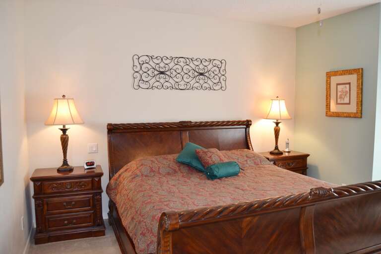 9SalvLn-Main Bedroom (2)