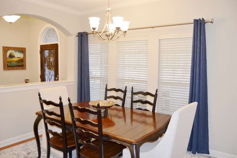 98SansWy-Dining Area