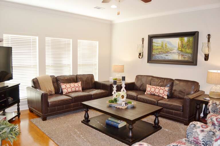 98SansWy-Living Room (2)