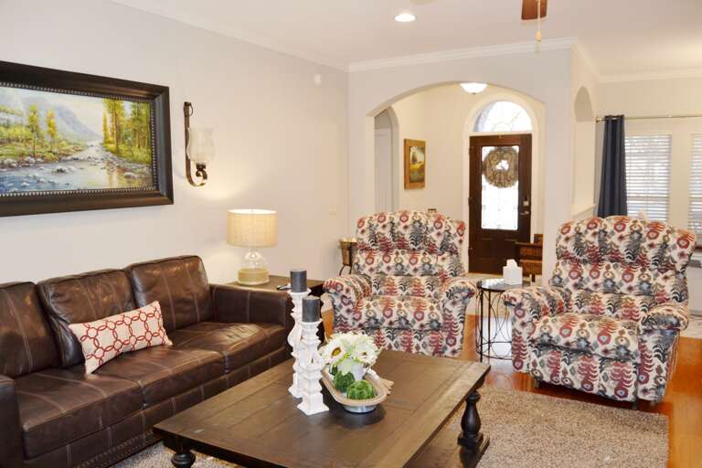 98SansWy-Living Room (4)