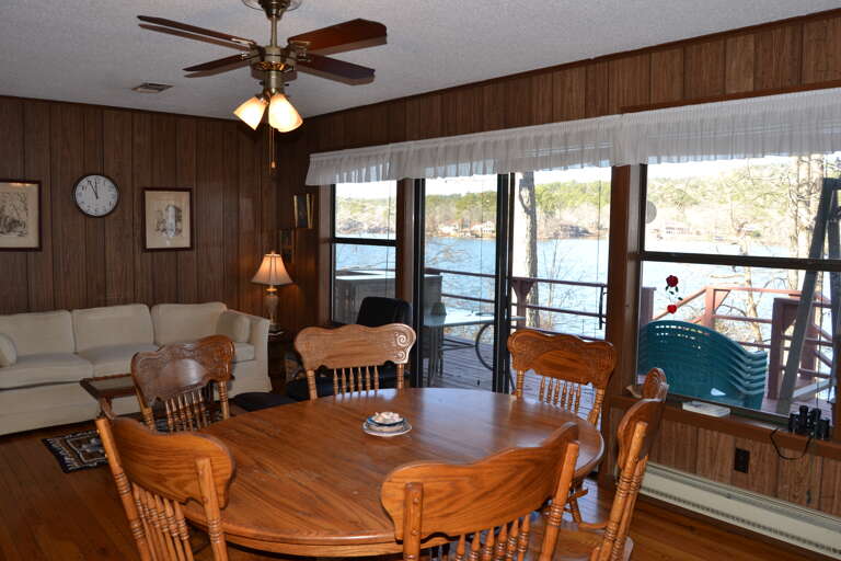 15SierLn-Kitchen Den, Breakfast Area  (4)