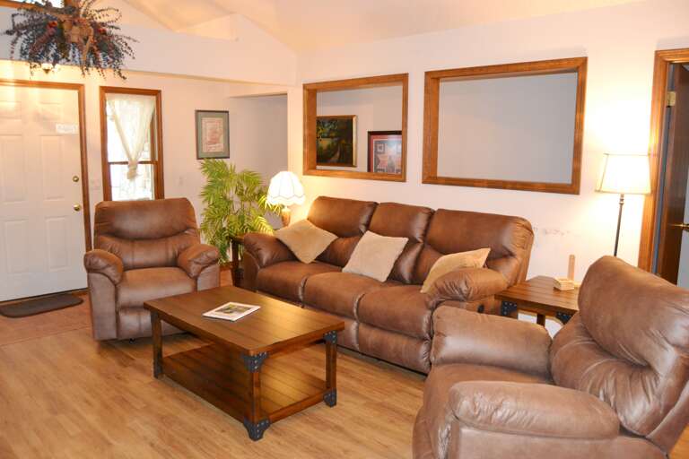 8AlarWy-Living Area (2)