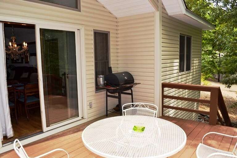 8AlarWy-Back Patio (2)