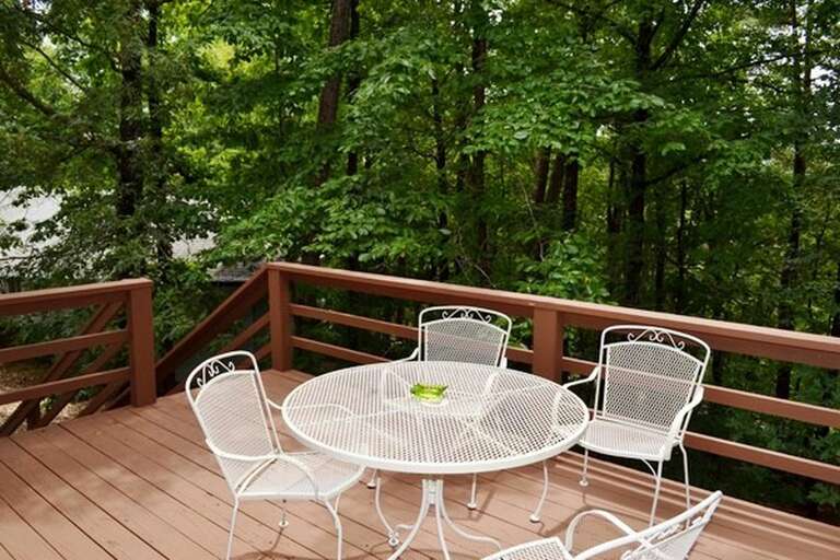 8AlarWy-Back Patio
