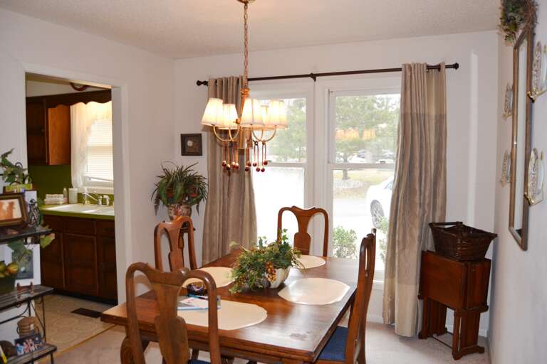 16OranPl-Dining v1 16OranPl-Dining v1