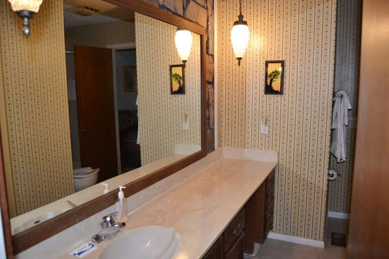 42LequPl-Bathroom 1 (2)