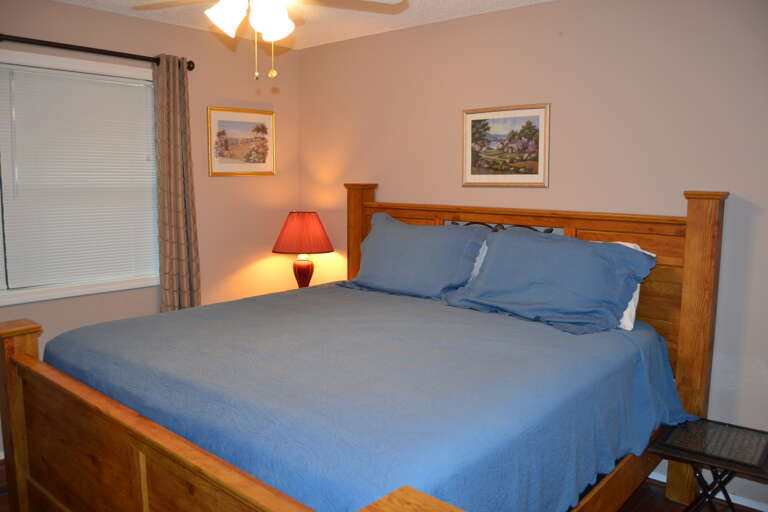 79MandDr-Bedroom 2 (2)