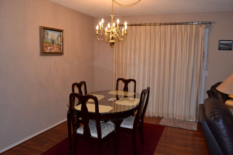 79MandDr-Dining Area (4)
