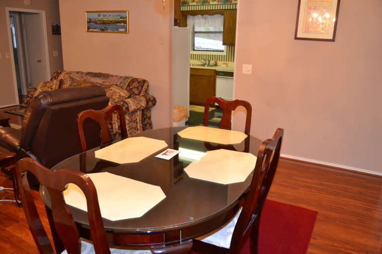 79MandDr-Dining Area