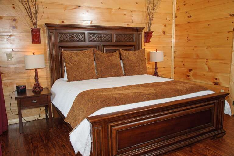 Large Bed, Nightstands, and Table Lamps.