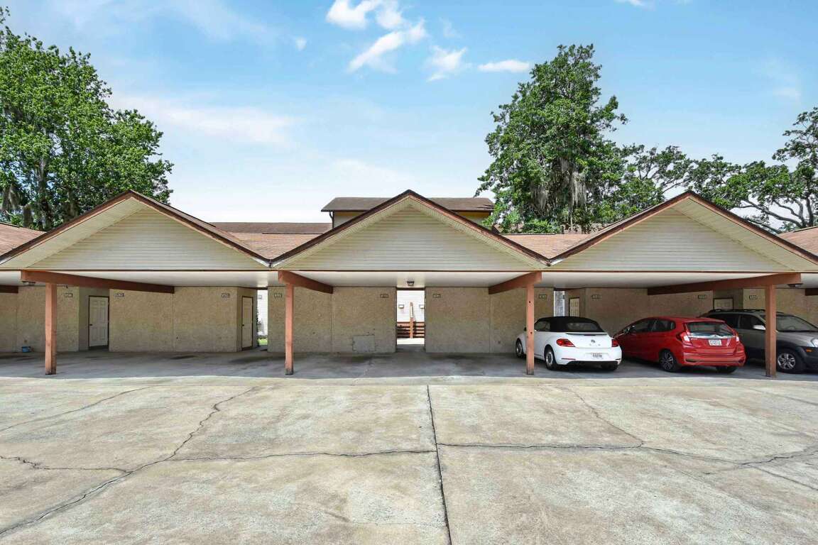 Harbour Oaks 311 2 Bedroom Condo in St Simons Island, GA Sleeps 6