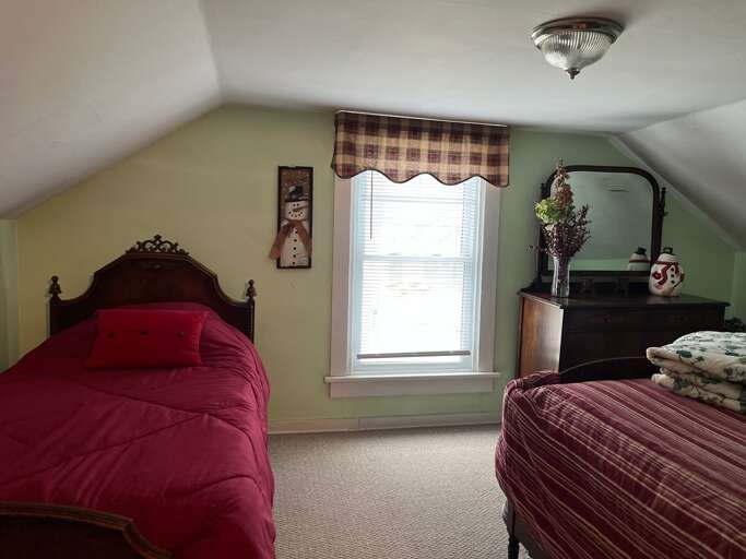 Bedroom 2 Queen Bed and twin bed