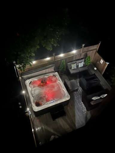 Wonderful nighttime warmth in the hot tub Wonderful nighttime warmth in the hot tub
