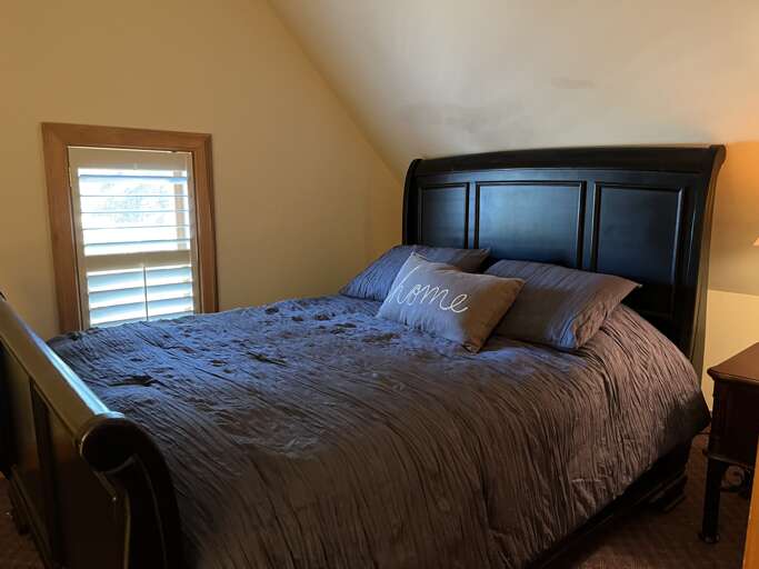 Bedroom 2  - Queen Bed