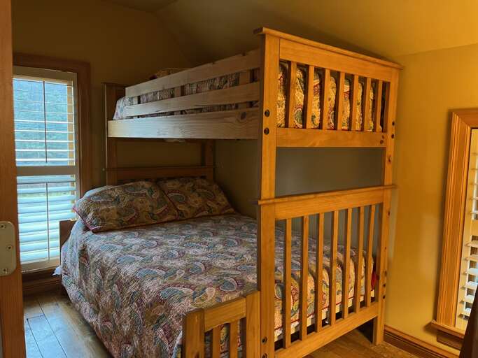 Double bed and twin bunk on top