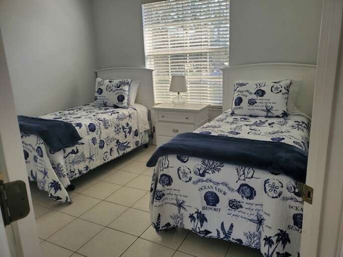 twin beds in Venice Florida twin beds in Venice Florida
