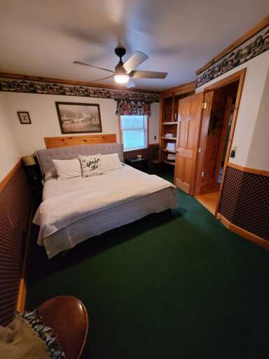 Bonnie Brae  - king bed Bonnie Brae  - king bed