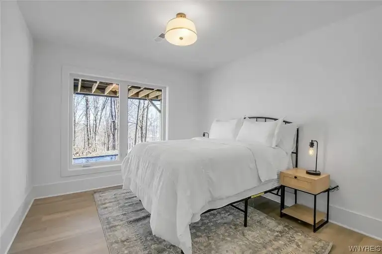 Queen bedroom with beautiful views