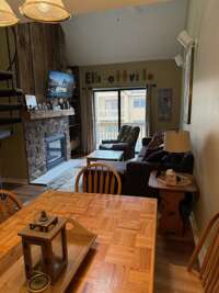 Building C Snowpine ski in  / Ski out vacation getaway