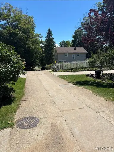 Just steps to the beach  - Lake Erie awaits