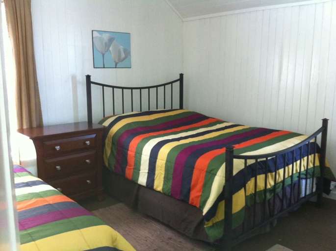 Bedroom Four -  Double Bed and Twin Bed - Peek-a-boo view of Lake