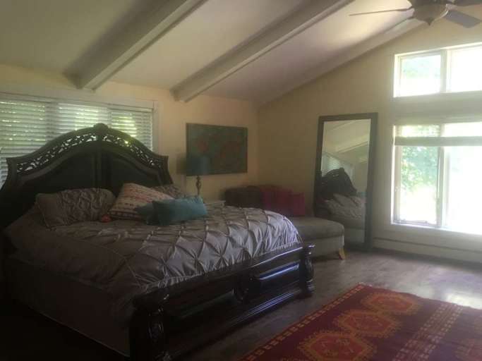 Master King bedroom with master bathroom ensuite  - Lake views