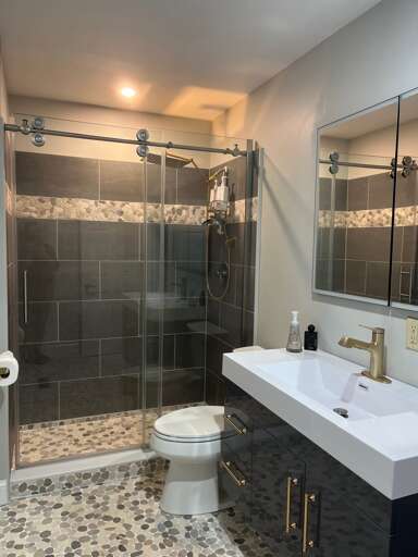 First floor bedroom Full Bathrooms First floor bedroom Full Bathrooms