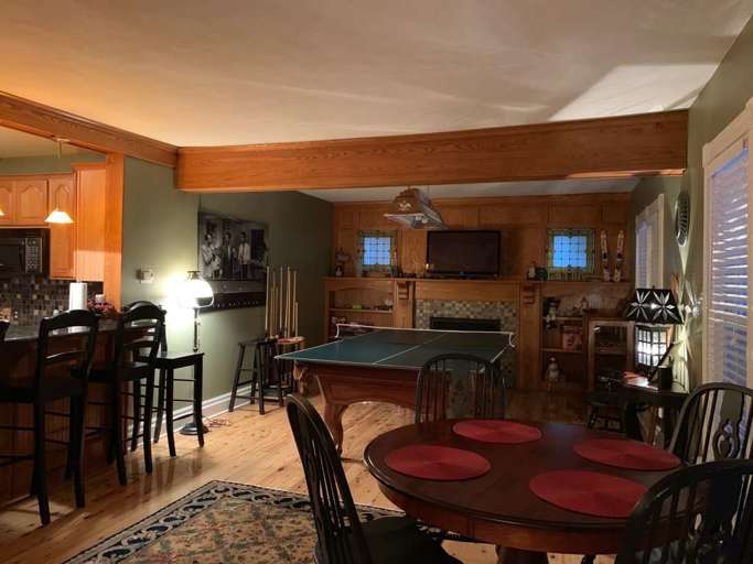 pool table /ping pong - 5 bedroom